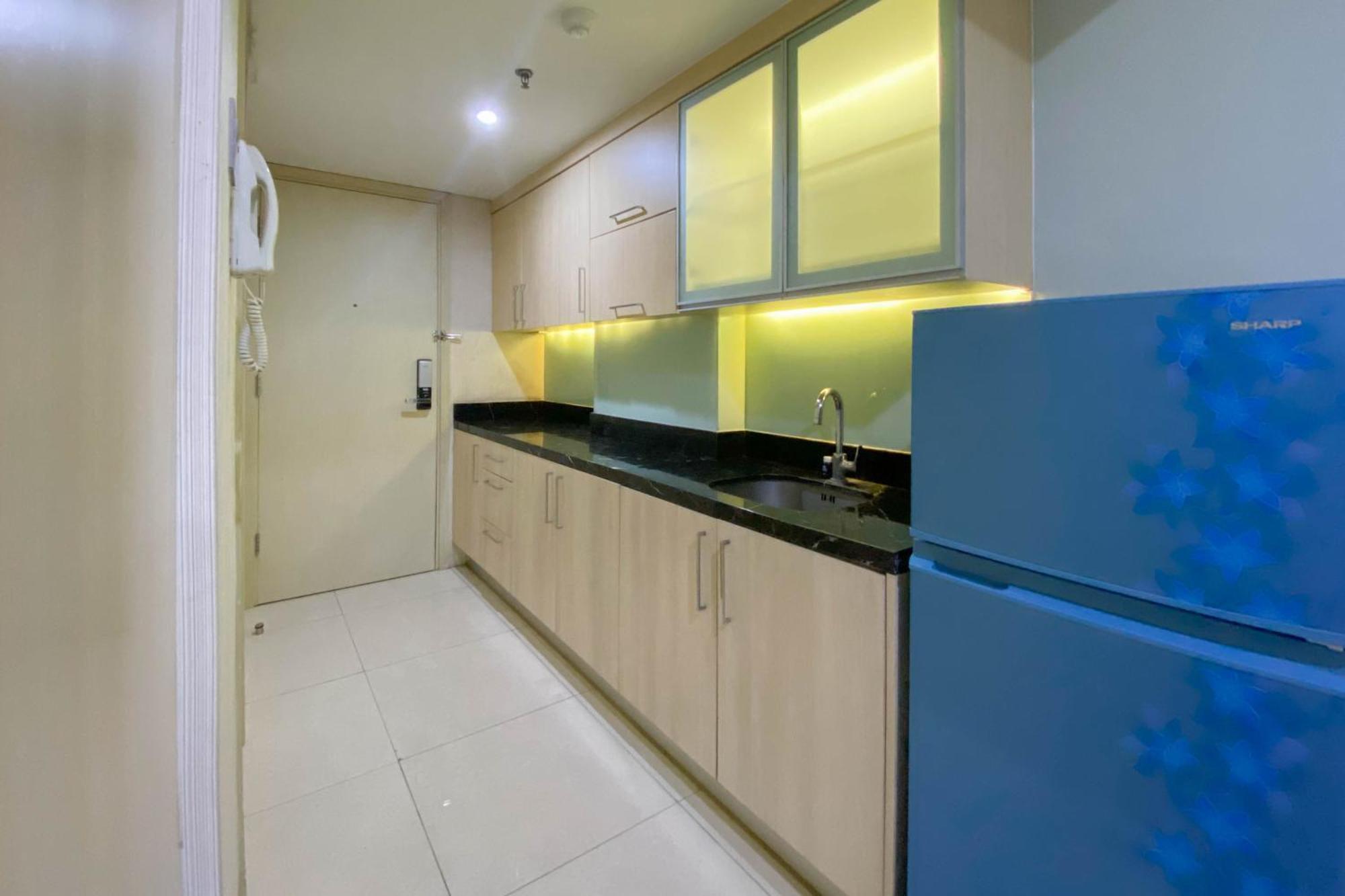 Cozy At 21st Floor Warhol Apartemen Semarang